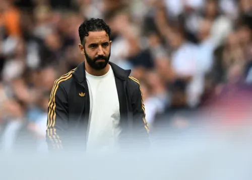 HLV Amorim sắp bị sa thải, M.U muốn bán Bruno Fernandes