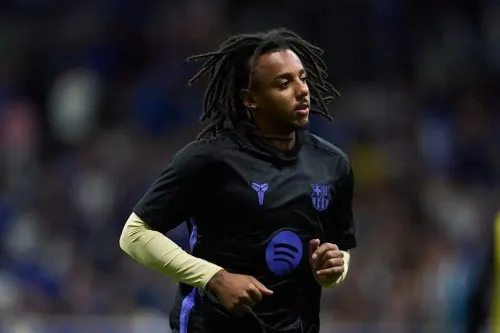 Hậu vệ Barcelona không tham gia buổi tập nhóm cùng đội tuyển quốc gia