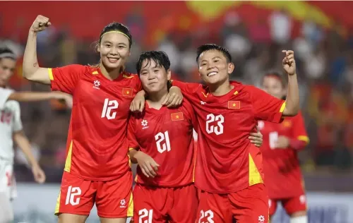 Việt Nam "vùi dập" UAE 6 bàn không gỡ