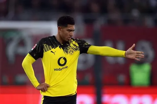 Jobe Bellingham kết thúc năm 2025 đầy thất vọng tại Borussia Dortmund với án phạt cấm thi đấu hai trận