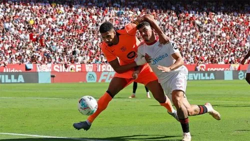 CĐV Barca phẫn nộ: “Trọng tài đang chống lại chúng tôi!”