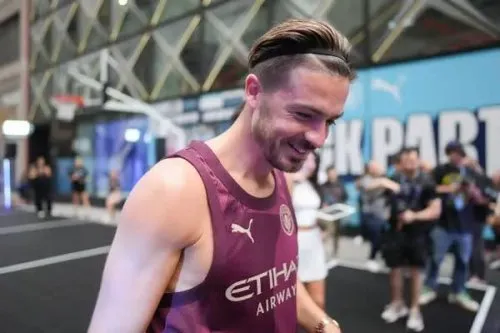 Manchester City sắp có hợp đồng tài trợ lớn