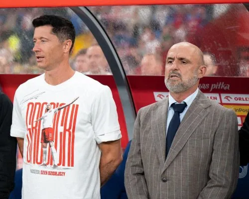 Robert Lewandowski từ chối khoác áo đội tuyển Ba Lan vì HLV
