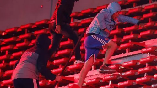 Bạo lực khiến trận đấu Copa Sudamericana bị hủy bỏ