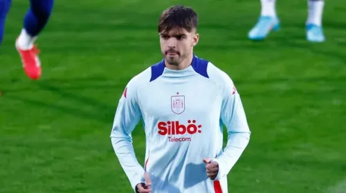 Raul Asencio của Real Madrid đăng thông điệp lên MXH sau những lùm xùm