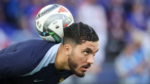 'Bậc thầy tuyệt đối, phù thủy bóng đá' - Tân binh Cherki của Man City là ai?