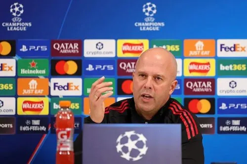 Arne Slot chỉ trích gay gắt tình trạng phòng ngự tồi tệ của Liverpool giữa khủng hoảng chấn thương: ‘Thật nực cười’