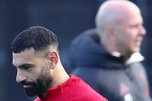 Arne Slot giữ kín về việc hòa giải với Mohamed Salah sau chiến thắng Champions League