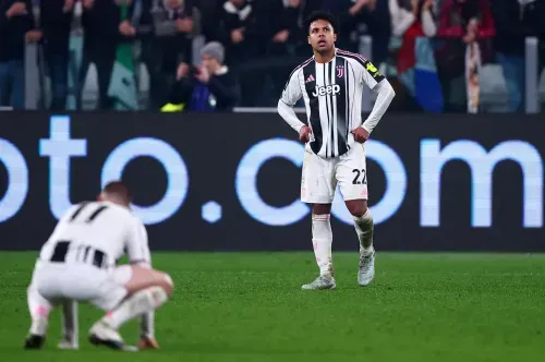 Juventus chính thức dừng bước tại Champions League sau 120 phút và một thẻ đỏ