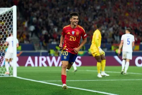 Chấm điểm cầu thủ trận chung kết Nations League: Pedri tỏa sáng khi Bồ Đào Nha vượt qua Tây Ban Nha