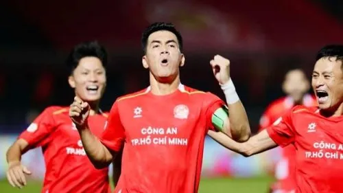 Tiến Linh tỏa sáng, bóng đá TP.HCM mở màn V-League đầy hứng khởi