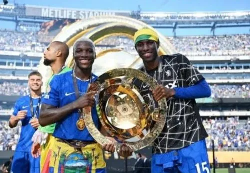 Caicedo xúc động nhắn nhủ Nicolas Jackson ngày chia tay Chelsea