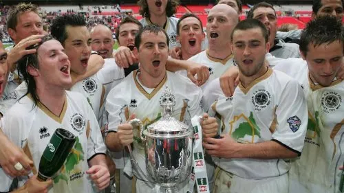 Truro nhắm tới việc khơi dậy tinh thần năm 2007 trong trận cúp với Totton