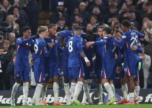 Chelsea 3-0 Wolverhampton: Malo Gusto ghi bàn đầu tiên cho Chelsea khi The Blues dễ dàng vượt qua Wolves không HLV để leo lên vị trí thứ hai tại Premier League