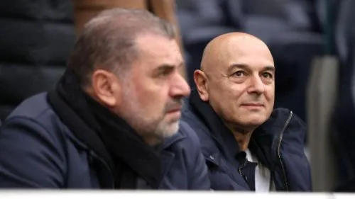 Những rạn nứt mà hào quang Europa League không thể che giấu