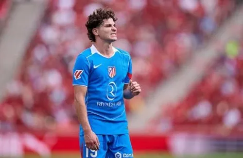 Hỏng pen, Atletico mất điểm trong thế thiếu người