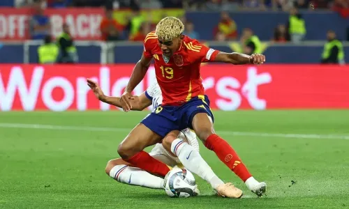 Yamal lập cú đúp, giúp Tây Ban Nha thắng Pháp 5-4