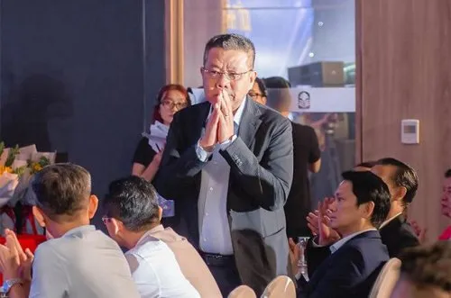 CLB Hà Nội Làm Nên Lịch Sử V.League: Vinh Dự Đặc Biệt Mà Không Đội Nào Sở Hữu!