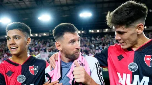 Messi nhận món quà bất ngờ nhân dịp sinh nhật tuổi 38
