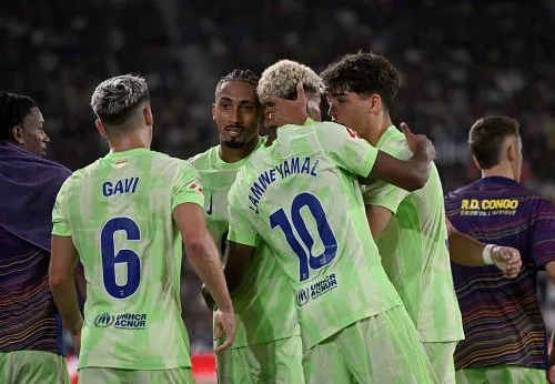 Barcelona Lội Ngược Dòng Ngoạn Mục, Khiến Levante Choáng Váng Trong Trận Cầu LaLiga Kịch Tính