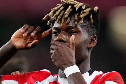 Barcelona sững sờ: Nico Williams quay xe ở lại Bilbao, ký hợp đồng 8 năm 