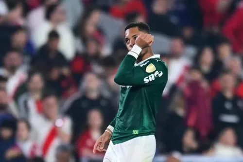 West Ham United Muốn Đề Nghị Guilherme Cùng Tiền Mặt Để Chiêu Mộ Tiền Đạo Brazil: Có Phải Là Bước Đi Đúng Đắn Cho Đội Bóng?