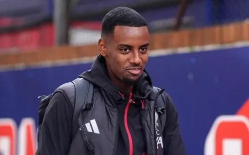 Alexander Isak tự tin đủ thể lực chơi trọn 90 phút