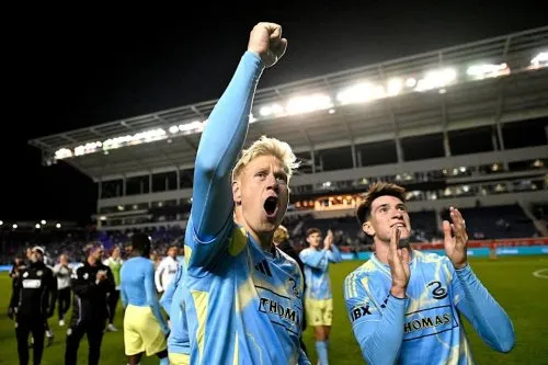 LA Galaxy chính thức chiêu mộ Jakob Glesnes