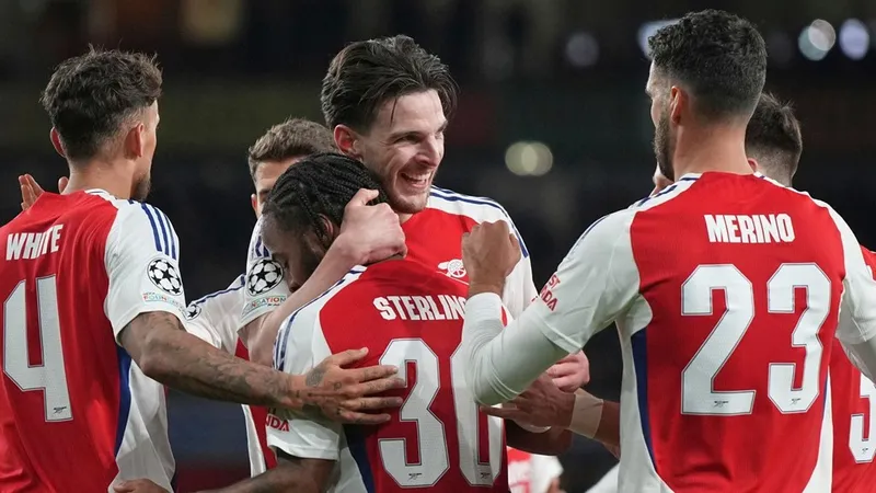 Video bàn thắng Arsenal 2 - 2 PSV: trận đấu thủ tục